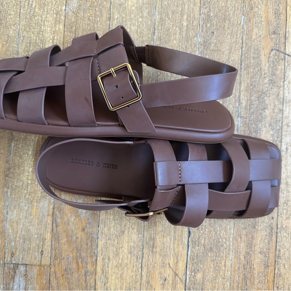 🐿️ Charles & Keith Brown Fisherman Sandals 🐿️ - Picture 7 of 9